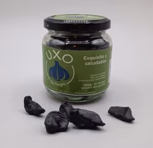 Descubre los dientes pelados tipo gomita de Ajo Negro