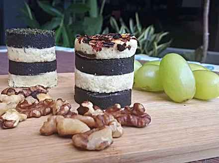 Queso de almendras y Ajo Negro en gastronomía